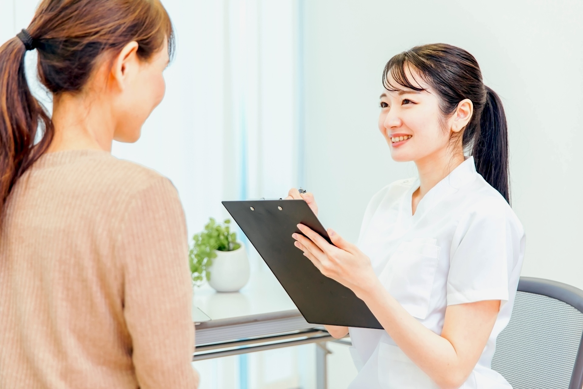 カウンセリングをしている様子の写真